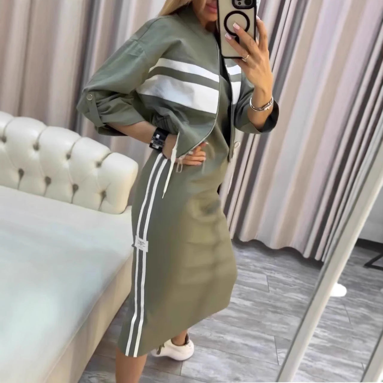 Élise Paris™